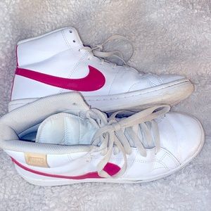 Womens NIKE Hi-top tennis shoes, Sz 7.5